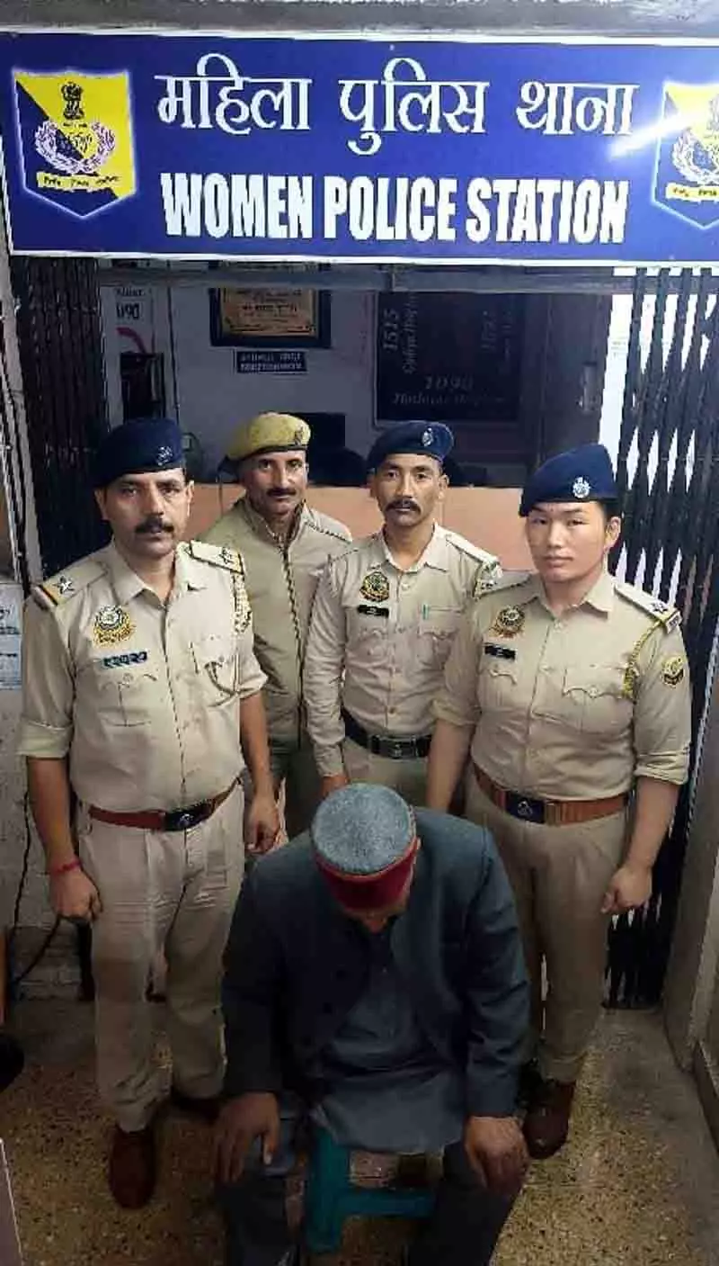 Himachal BJP अध्यक्ष के भाई को सोलन स्थित उनके क्लिनिक में बलात्कार के आरोप में गिरफ्तार Himachal BJP अध्यक्ष के भाई को सोलन स्थित उनके क्लिनिक में बलात्कार के आरोप में गिरफ्तार