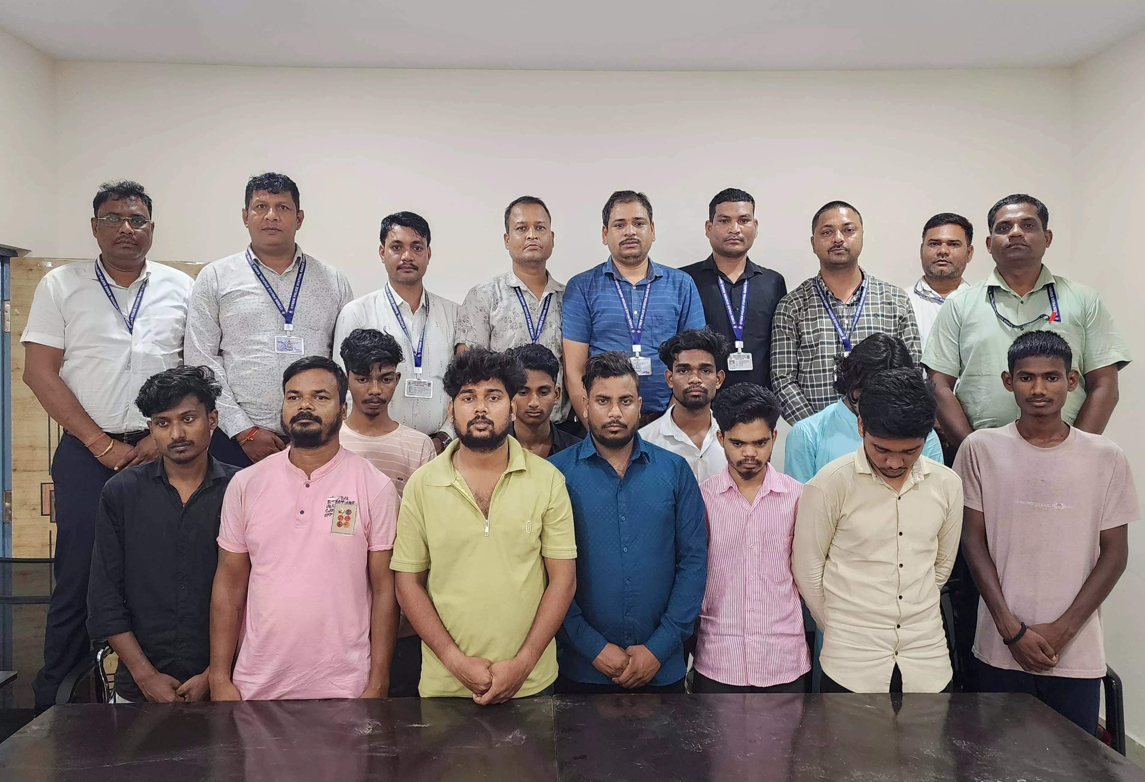 साइबर पुलिस की बड़ी कार्रवाई, ऑपरेशन साइबर शील्ड के तहत 11 आरोपी गिरफ्तार साइबर पुलिस की बड़ी कार्रवाई, ऑपरेशन साइबर शील्ड के तहत 11 आरोपी गिरफ्तार
