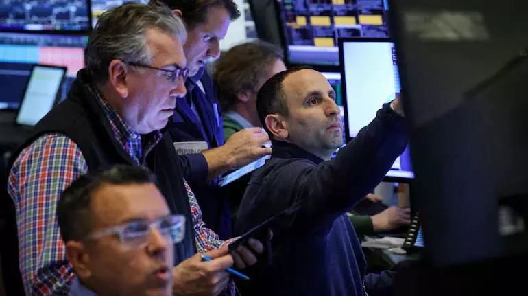 ट्रम्प द्वारा चीन पर और अधिक टैरिफ लगाने से Wall Street में बिकवाली ट्रम्प द्वारा चीन पर और अधिक टैरिफ लगाने से Wall Street में बिकवाली