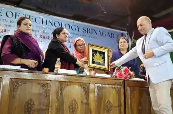 NIT श्रीनगर ने अपने वैश्विक पूर्व छात्र सम्मेलन के हिस्से के रूप में महिला सत्र की मेजबानी की NIT श्रीनगर ने अपने वैश्विक पूर्व छात्र सम्मेलन के हिस्से के रूप में महिला सत्र की मेजबानी की