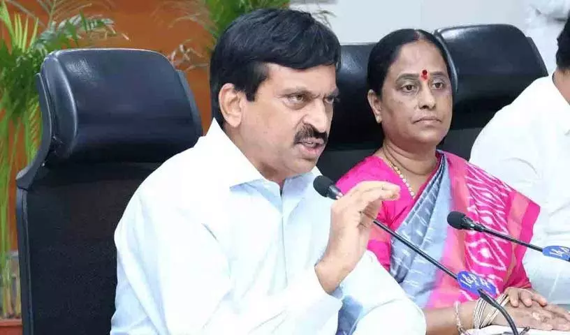 Medaram टेंडर घोटाले में कोंडा दंपत्ति ने मंत्री पोंगुलेटी के खिलाफ शिकायत की Medaram टेंडर घोटाले में कोंडा दंपत्ति ने मंत्री पोंगुलेटी के खिलाफ शिकायत की