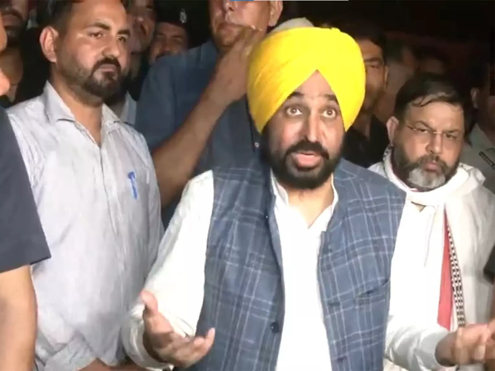 IPS अधिकारी की आत्महत्या मामले पर पंजाब के CM भगवंत मान ने कहा, न्याय होना चाहिए IPS अधिकारी की आत्महत्या मामले पर पंजाब के CM भगवंत मान ने कहा, न्याय होना चाहिए