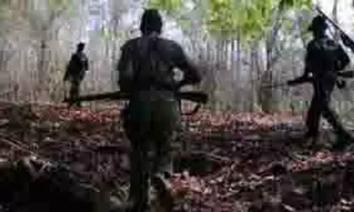 Jharkhand:  जंगल में नक्सलियों का आतंक,  इंस्पेक्टर समेत तीन जवान घायल