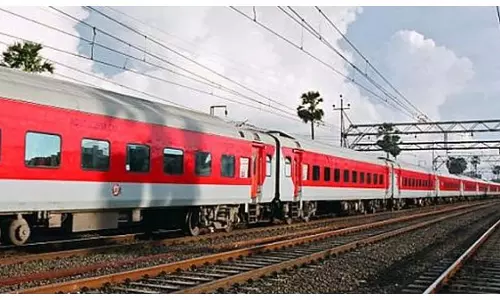 Maharashtra : मुक्ति-दीन महोत्सव के दौरान पुणे-अमरावती एक्सप्रेस नासिक के येओला में रुकेगी Maharashtra : मुक्ति-दीन महोत्सव के दौरान पुणे-अमरावती एक्सप्रेस नासिक के येओला में रुकेगी