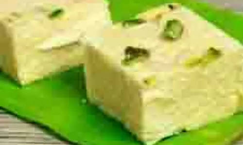 Soan Papdi Recipe: मिनटों में बनाये स्वादिष्ट  सोनपापड़ी