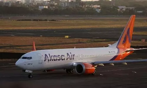 Pune-Delhi आकाश एयर का विमान राष्ट्रीय राजधानी में सुरक्षित उतरने से पहले पक्षी से टकराया Pune-Delhi आकाश एयर का विमान राष्ट्रीय राजधानी में सुरक्षित उतरने से पहले पक्षी से टकराया