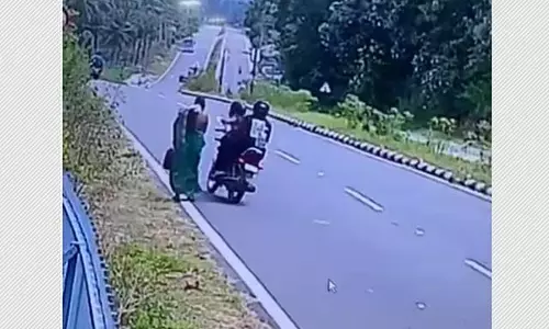 कोयंबटूर में आभूषणों की लूट की एक श्रृंखला : CCTV फुटेज से हड़कंप कोयंबटूर में आभूषणों की लूट की एक श्रृंखला : CCTV फुटेज से हड़कंप