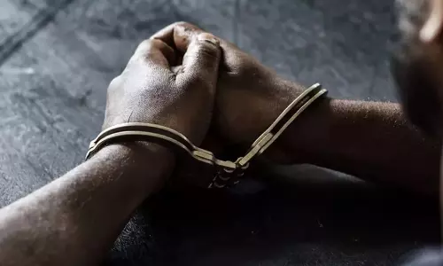 Baramulla: तस्करी रोकने में पुलिस ने दिखाई तत्परता, नशा बरामद Baramulla: तस्करी रोकने में पुलिस ने दिखाई तत्परता, नशा बरामद