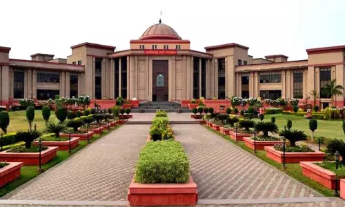 हाईकोर्ट ने इस मामले में स्वतः संज्ञान लिया