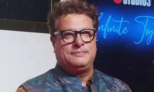 Director Tigmanshu Dhulia: हमने असली दर्शकों को सिनेमाघरों से बाहर निकाल दिया Director Tigmanshu Dhulia: हमने असली दर्शकों को सिनेमाघरों से बाहर निकाल दिया