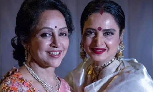 हेमा मालिनी ने रेखा को बताया सदाबहार सुंदरी, जन्मदिन पर साझा की भावनाएं हेमा मालिनी ने रेखा को बताया सदाबहार सुंदरी, जन्मदिन पर साझा की भावनाएं