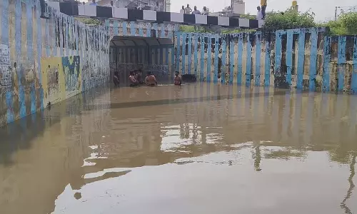 कोलार भारी बारिश: अंडरपास में पानी भर गया कोलार भारी बारिश: अंडरपास में पानी भर गया