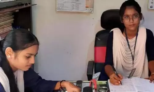Bareilly: एक दिन के लिए नंदिनी बनी मीरगंज स्कूल की प्रधानाचार्य Bareilly: एक दिन के लिए नंदिनी बनी मीरगंज स्कूल की प्रधानाचार्य