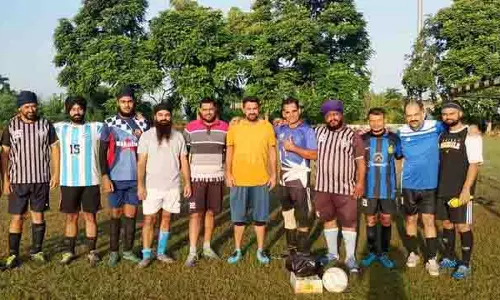 Nawanshahr में खिलाड़ी ने जन्मदिन मनाने के लिए फुटबॉल मैच का आयोजन किया