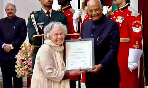 Himachal: दीदी कॉन्ट्रैक्टर, वह महिला जिसने मिट्टी और जादू से निर्माण किया