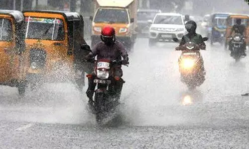 kerala के तीन जिलों में भारी बारिश की चेतावनी, मछुआरों को सावधानी बरतने की सलाह kerala के तीन जिलों में भारी बारिश की चेतावनी, मछुआरों को सावधानी बरतने की सलाह