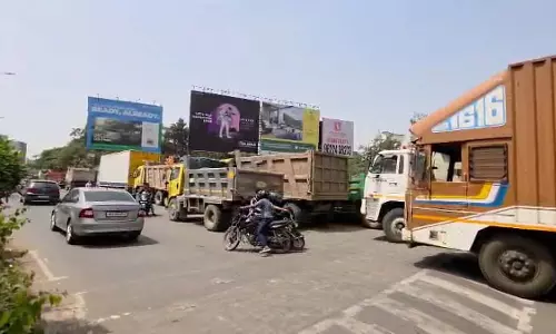 पिंपरी-चिंचवाड़ यातायात पुलिस ने भारी वाहन प्रतिबंध उल्लंघन पर कार्रवाई की