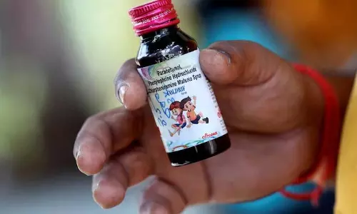कफ सिरप से मौतें: Delhi सरकार ने कोल्ड्रिफ की बिक्री और वितरण पर प्रतिबंध लगाया कफ सिरप से मौतें: Delhi सरकार ने कोल्ड्रिफ की बिक्री और वितरण पर प्रतिबंध लगाया