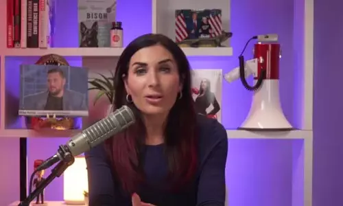 Laura Loomer ने अमेरिकी राजनीतिक पदों पर मुसलमानों के आसीन होने पर प्रतिबंध लगाने का आह्वान किया