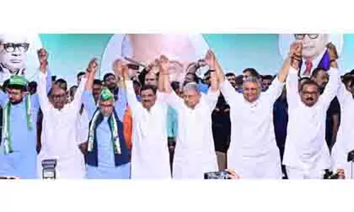 बिहार चुनाव: जहानाबाद के पूर्व सांसद अरुण सिंह JDU में शामिल बिहार चुनाव: जहानाबाद के पूर्व सांसद अरुण सिंह JDU में शामिल