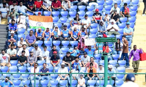 नई दिल्ली में भारत-वेस्टइंडीज मैच में दर्शक पहुंचे नई दिल्ली में भारत-वेस्टइंडीज मैच में दर्शक पहुंचे