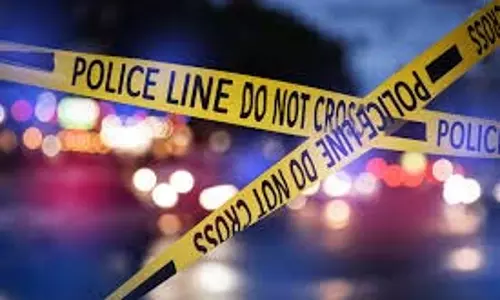 आर्थिक तंगी में परिवार ने की आत्महत्या, सुसाइड नोट बरामद आर्थिक तंगी में परिवार ने की आत्महत्या, सुसाइड नोट बरामद