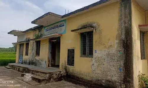 Telangana में स्थानीय निकाय चुनावों को लेकर ग्रामीण लोग दुविधा में Telangana में स्थानीय निकाय चुनावों को लेकर ग्रामीण लोग दुविधा में