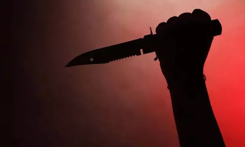 250 गज जमीन को लेकर विवाद.. बेटे ने पिता पर चाकू से किया हमला