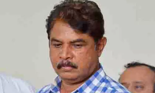 कर्नाटक: लड़की के बलात्कार और हत्या को लेकर BJP ने सरकार की आलोचना की कर्नाटक: लड़की के बलात्कार और हत्या को लेकर BJP ने सरकार की आलोचना की