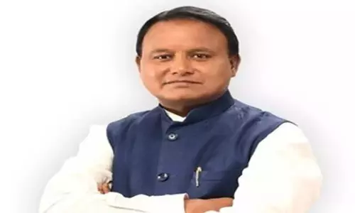 CM ने ममता से कहा, दुर्गापुर छात्रा गैंगरेप मामले में सख्त कार्रवाई करें CM ने ममता से कहा, दुर्गापुर छात्रा गैंगरेप मामले में सख्त कार्रवाई करें