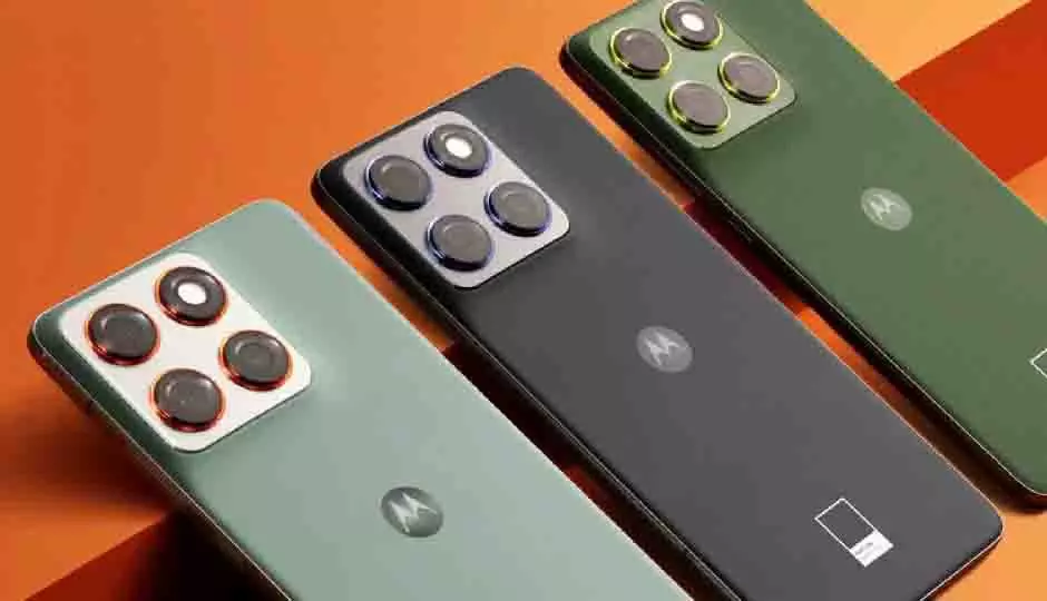 Motorola Edge 70: 15 मिनट की चार्जिंग में 12 घंटे की बैटरी , दमदार कैमरा वाला अल्ट्रा-थिन फोन लॉन्च Motorola Edge 70: 15 मिनट की चार्जिंग में 12 घंटे की बैटरी , दमदार कैमरा वाला अल्ट्रा-थिन फोन लॉन्च