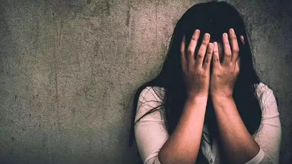 MBBS छात्रा से गैंगरेप मामले में तीन आरोपी गिरफ्तार, राष्ट्रीय महिला आयोग की टीम रवाना MBBS छात्रा से गैंगरेप मामले में तीन आरोपी गिरफ्तार, राष्ट्रीय महिला आयोग की टीम रवाना
