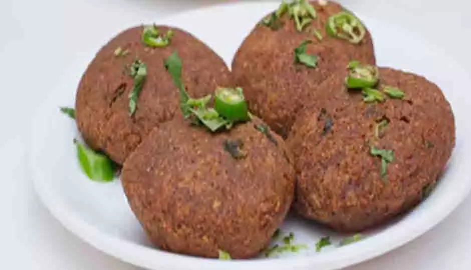 Shami Kebab: हर उम्र के लोगों को पसंद आने वाला व्यंजन Shami Kebab: हर उम्र के लोगों को पसंद आने वाला व्यंजन