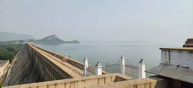 Tamil Nadu : मेट्टूर बांध का जलस्तर बढ़ा Tamil Nadu : मेट्टूर बांध का जलस्तर बढ़ा