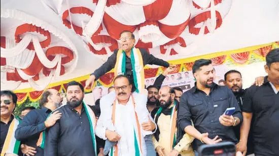 Sapkal ने मोदी की छेड़छाड़ वाली तस्वीरें पोस्ट करने पर भाजपा द्वारा शर्मिंदा किए गए Sapkal ने मोदी की छेड़छाड़ वाली तस्वीरें पोस्ट करने पर भाजपा द्वारा शर्मिंदा किए गए
