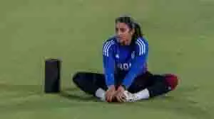 Yoga: चालीस के बाद हर महिला को करने चाहिए ये योगासन Yoga: चालीस के बाद हर महिला को करने चाहिए ये योगासन