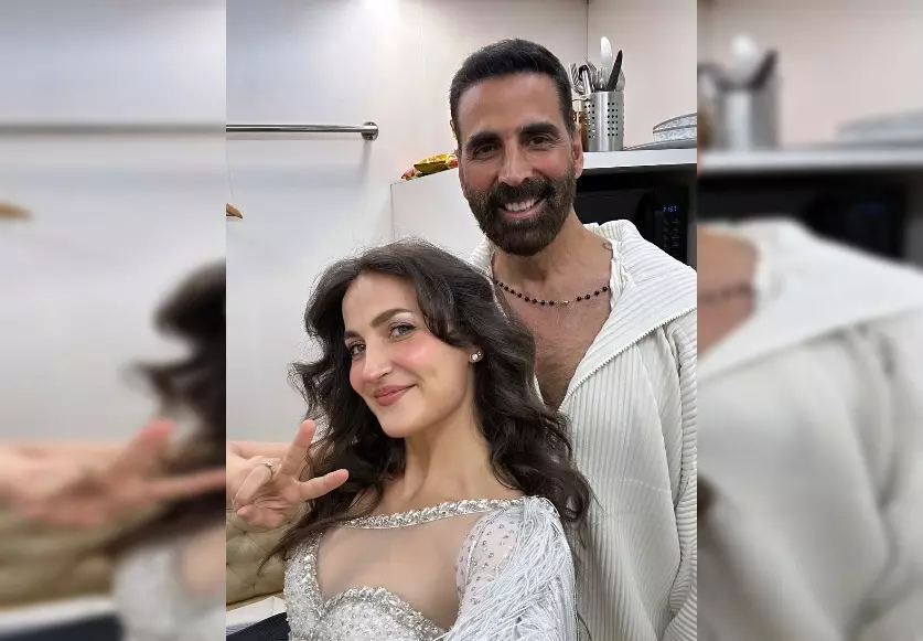 चुरा के दिल मेरा पर एली अवराम ने अक्षय कुमार के साथ किया परफॉर्म, कहा- ये मेरे लिए सपना सच होने जैसा चुरा के दिल मेरा पर एली अवराम ने अक्षय कुमार के साथ किया परफॉर्म, कहा- ये मेरे लिए सपना सच होने जैसा