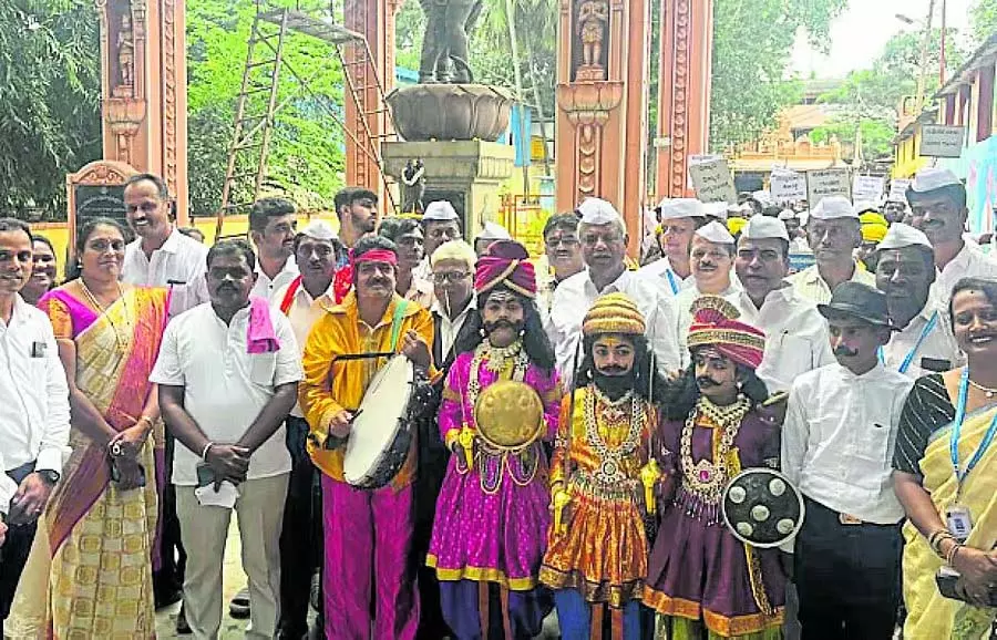 गांधीवादी सिद्धांतों का पालन किया जाए तो पुलिस की जरूरत नहीं: Hulikal Nataraj गांधीवादी सिद्धांतों का पालन किया जाए तो पुलिस की जरूरत नहीं: Hulikal Nataraj