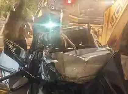 बेंगलुरु-चेन्नई हाईवे पर कई वाहनों की टक्कर, होसुर के पास चार की मौत बेंगलुरु-चेन्नई हाईवे पर कई वाहनों की टक्कर, होसुर के पास चार की मौत