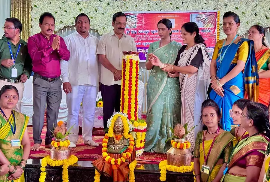 महिलाएं देश के विकास की कुंजी हैं: Minister Laxmi Hebbalkar महिलाएं देश के विकास की कुंजी हैं: Minister Laxmi Hebbalkar