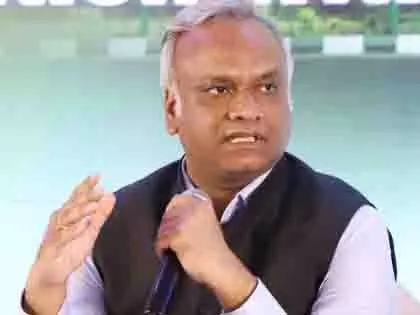 सरकारी परिसरों में RSS गतिविधियों पर रोक की मांग: प्रियांक खड़गे सरकारी परिसरों में RSS गतिविधियों पर रोक की मांग: प्रियांक खड़गे