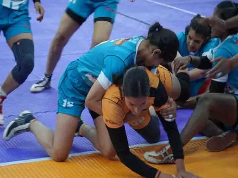 Chandigarh की महिलाओं ने सर्कल कबड्डी टूर्नामेंट में एमपी को हराया Chandigarh की महिलाओं ने सर्कल कबड्डी टूर्नामेंट में एमपी को हराया