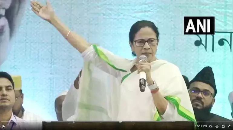 लड़कियों को अनुमति नहीं दी जानी चाहिए...: Durgapur गैंगरेप पर ममता बनर्जी लड़कियों को अनुमति नहीं दी जानी चाहिए...: Durgapur गैंगरेप पर ममता बनर्जी