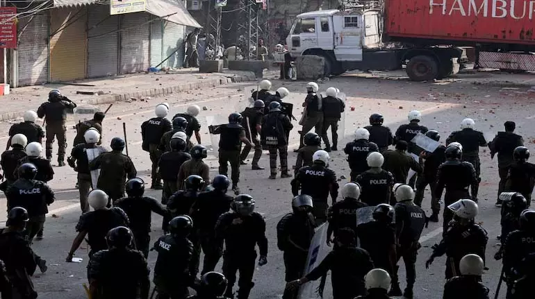 Pakistan ने 23 सैनिकों के मारे जाने की पुष्टि की, 200 से अधिक अफगान सैनिकों के मारे जाने का दावा Pakistan ने 23 सैनिकों के मारे जाने की पुष्टि की, 200 से अधिक अफगान सैनिकों के मारे जाने का दावा