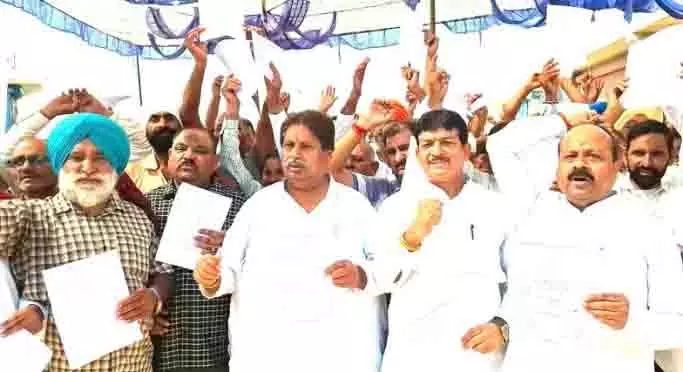 कांग्रेस ने BJP पर लगाया विश्वासघात का आरोप, रामगढ़ में चलाया वोट अधिकार अभियान कांग्रेस ने BJP पर लगाया विश्वासघात का आरोप, रामगढ़ में चलाया वोट अधिकार अभियान