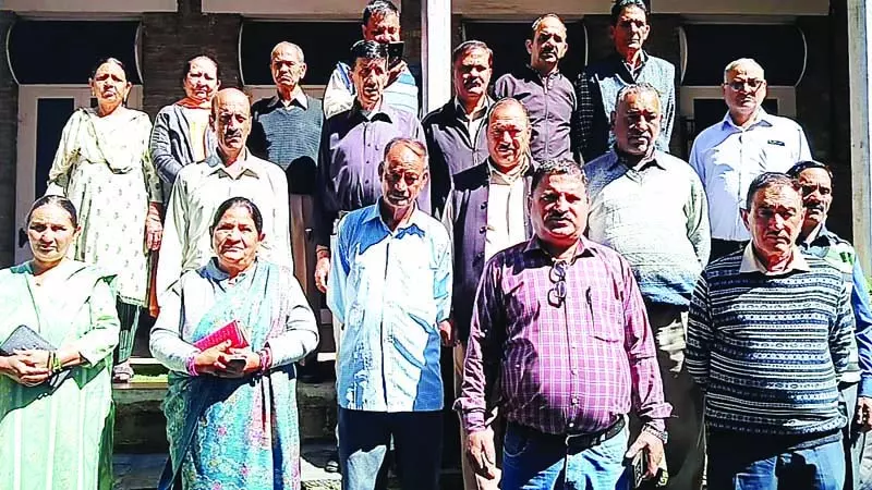 पेंशनर कल्याण संगठन की मासिक बैठक में मांगों को लेकर किया मंथन पेंशनर कल्याण संगठन की मासिक बैठक में मांगों को लेकर किया मंथन