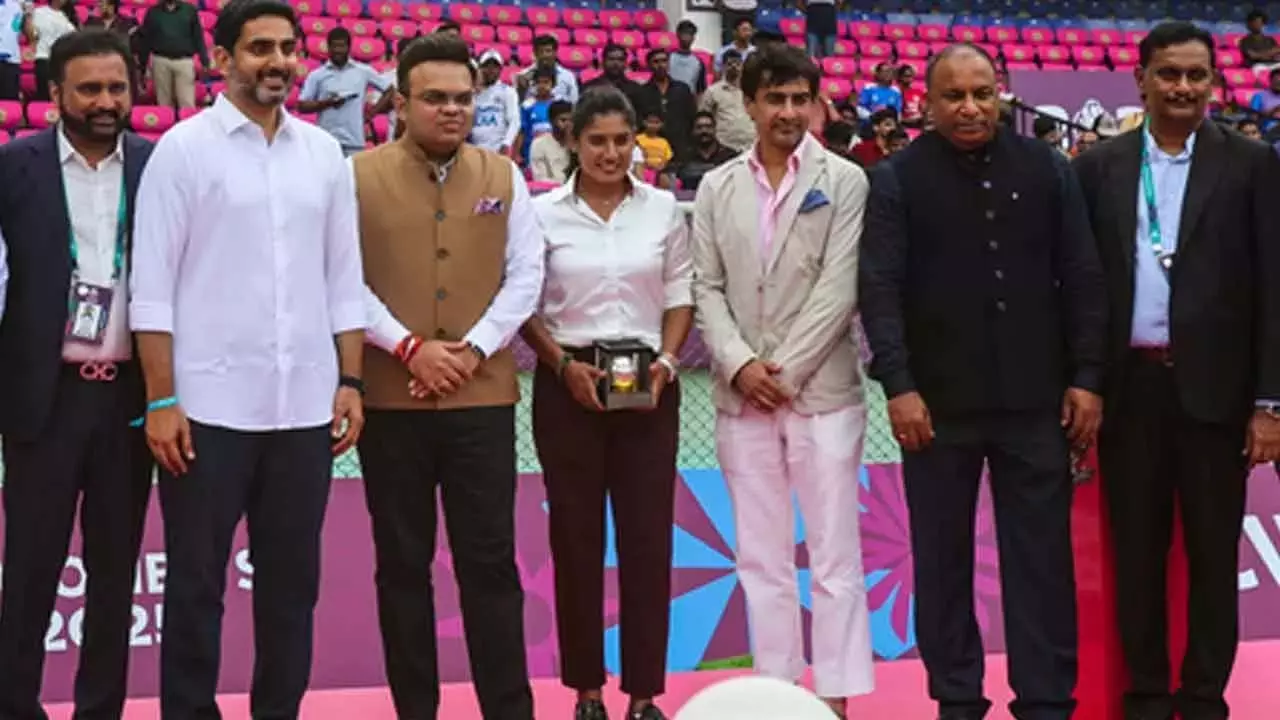 Mithali Raj और Raavi Kalpana के नाम स्टैंड और गेट का उद्घाटन, ICC अध्यक्ष ने किया सम्मान Mithali Raj और Raavi Kalpana के नाम स्टैंड और गेट का उद्घाटन, ICC अध्यक्ष ने किया सम्मान