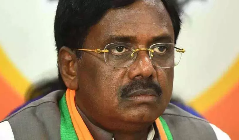 मंत्री अदलुरी मुझसे इतनी ईर्ष्या क्यों करते हैं..? : मंत्री Vivek मंत्री अदलुरी मुझसे इतनी ईर्ष्या क्यों करते हैं..? : मंत्री Vivek