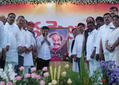 SRSP-II का नामकरण बदला, पूर्व मंत्री दामोदर रेड्डी को दी गई श्रद्धांजलि SRSP-II का नामकरण बदला, पूर्व मंत्री दामोदर रेड्डी को दी गई श्रद्धांजलि