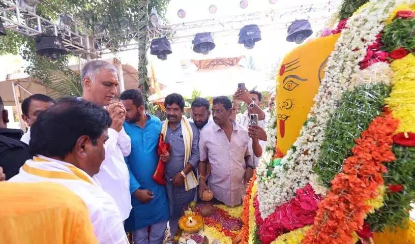 Harish Rao ने हयातनगर में बोदराई पुन: उद्घाटन महोत्सव में भाग लिया Harish Rao ने हयातनगर में बोदराई पुन: उद्घाटन महोत्सव में भाग लिया